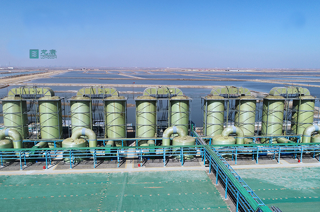 <strong><font color='5F2EFF'>玻璃钢净化塔是利用玻璃钢为塔体的主体</font></strong>